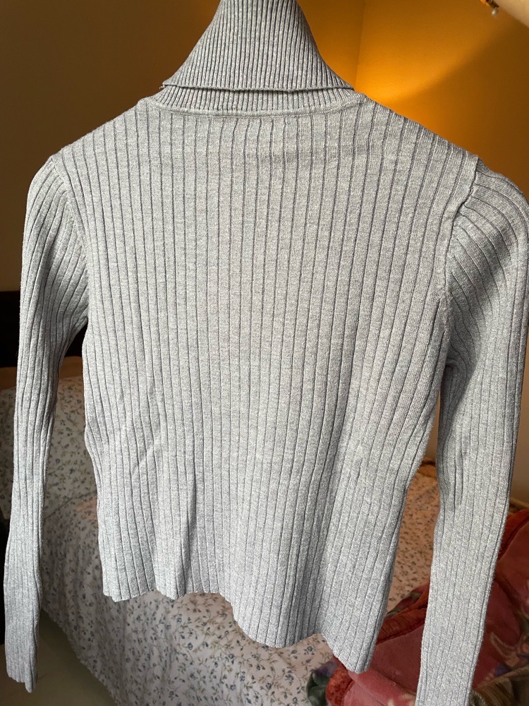 Pull gris