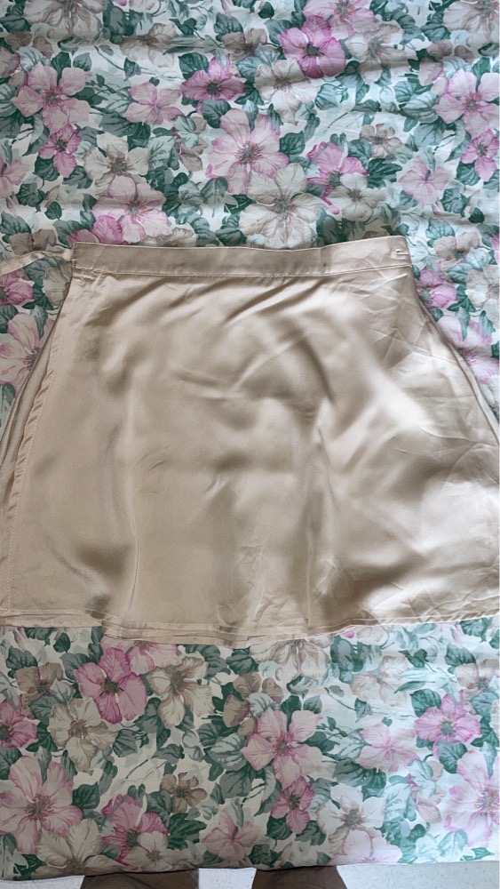 Jupe satin beige 