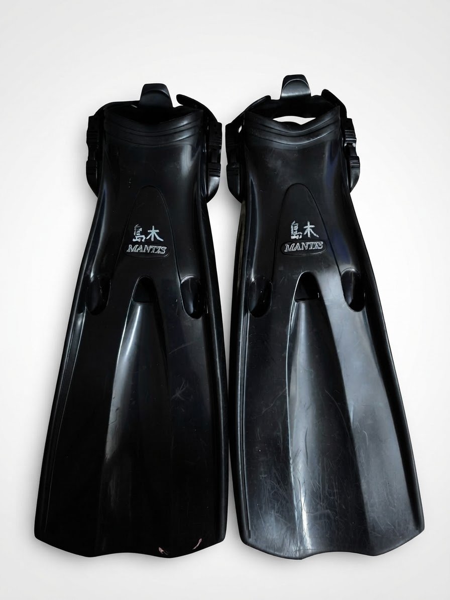 زعانف السباحة swimming fins
