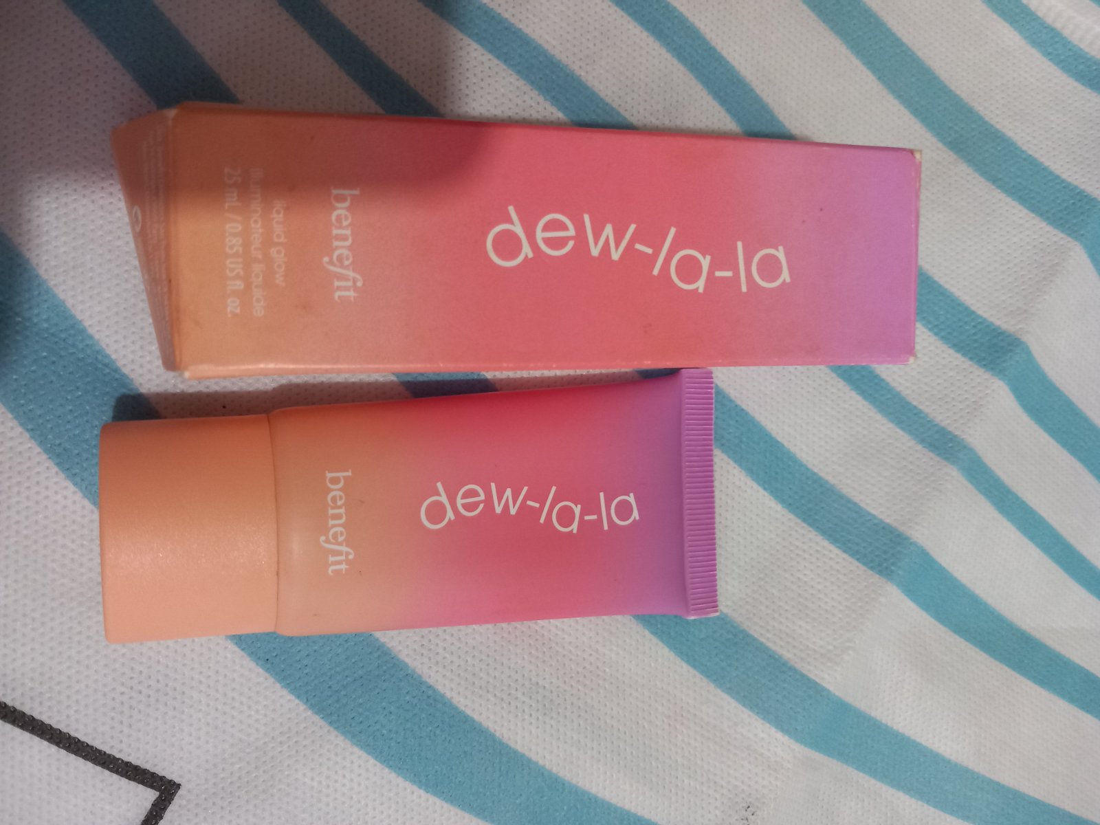Base de maquillage 💄  de la marque benefit