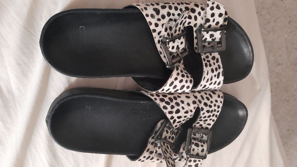 mules ManField cuir noir, Dessus tissu leopard