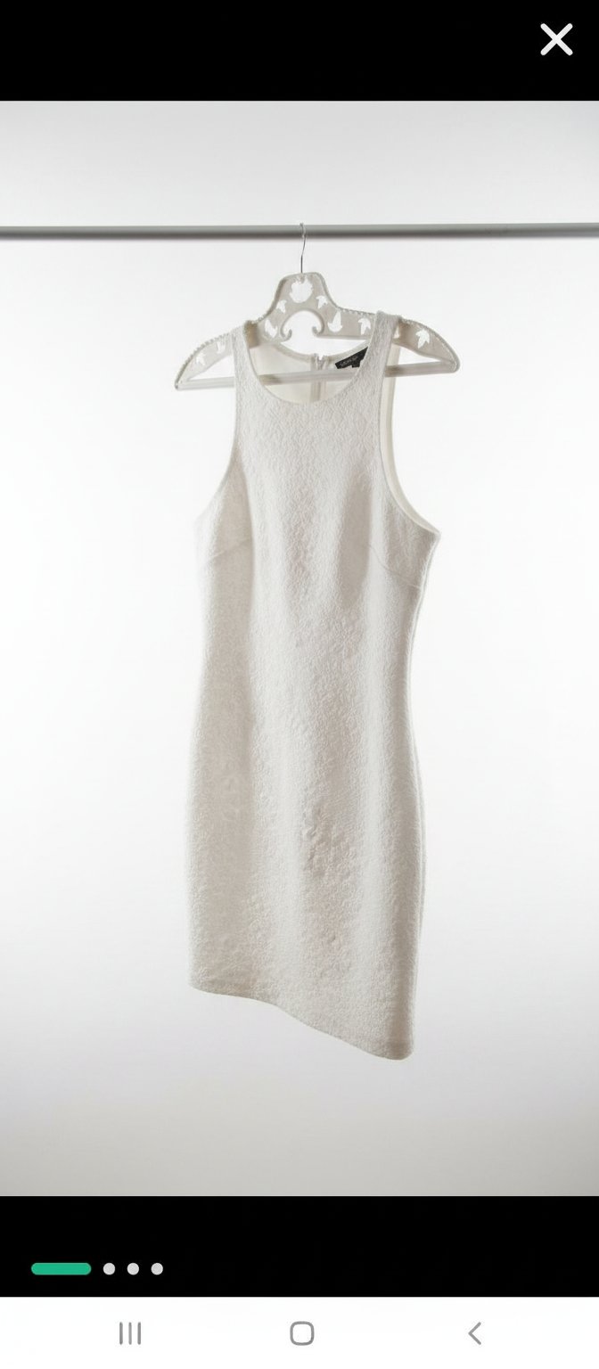 Robe blanche taille s