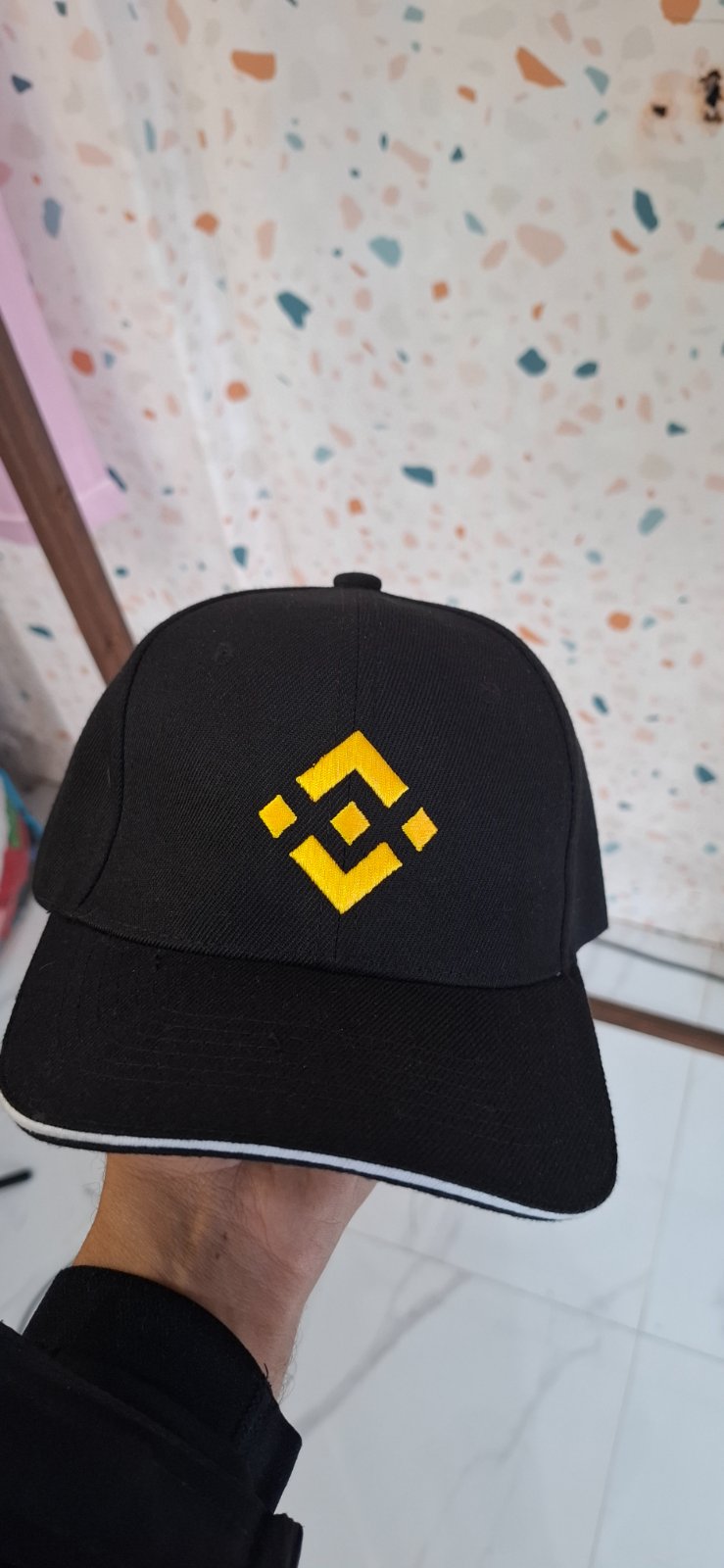 Casquette BINANCE neuf