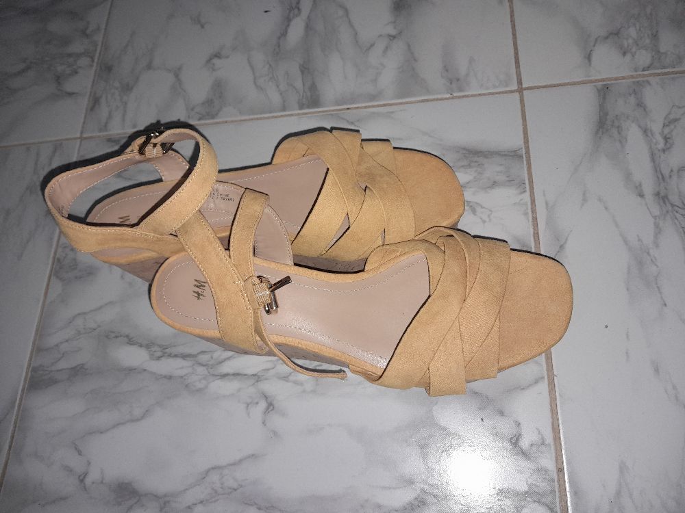 Sandales jaune motarde 