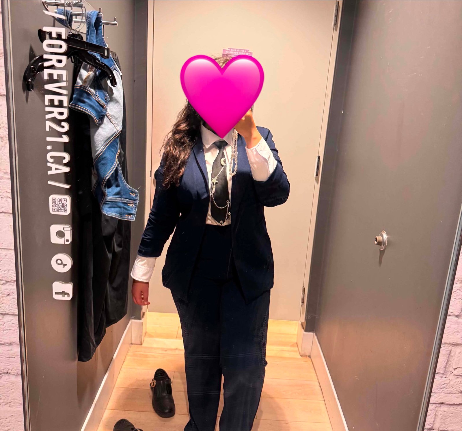 Ensemble blazer + pantalon Forever 21 acheté au CANADA Neuf / jamais porté