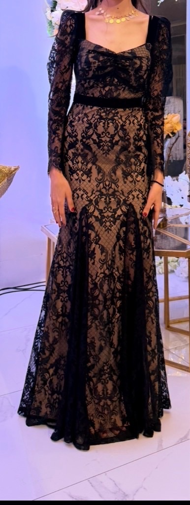 Robe soirée dentelle en noir 