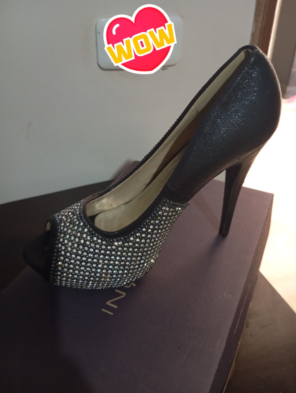Jolie escarpins noir 40 mais convient a 39 fort