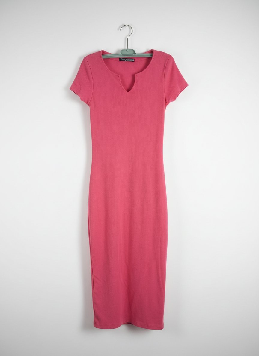 Robe zara ticket noir donc bonne qualité 