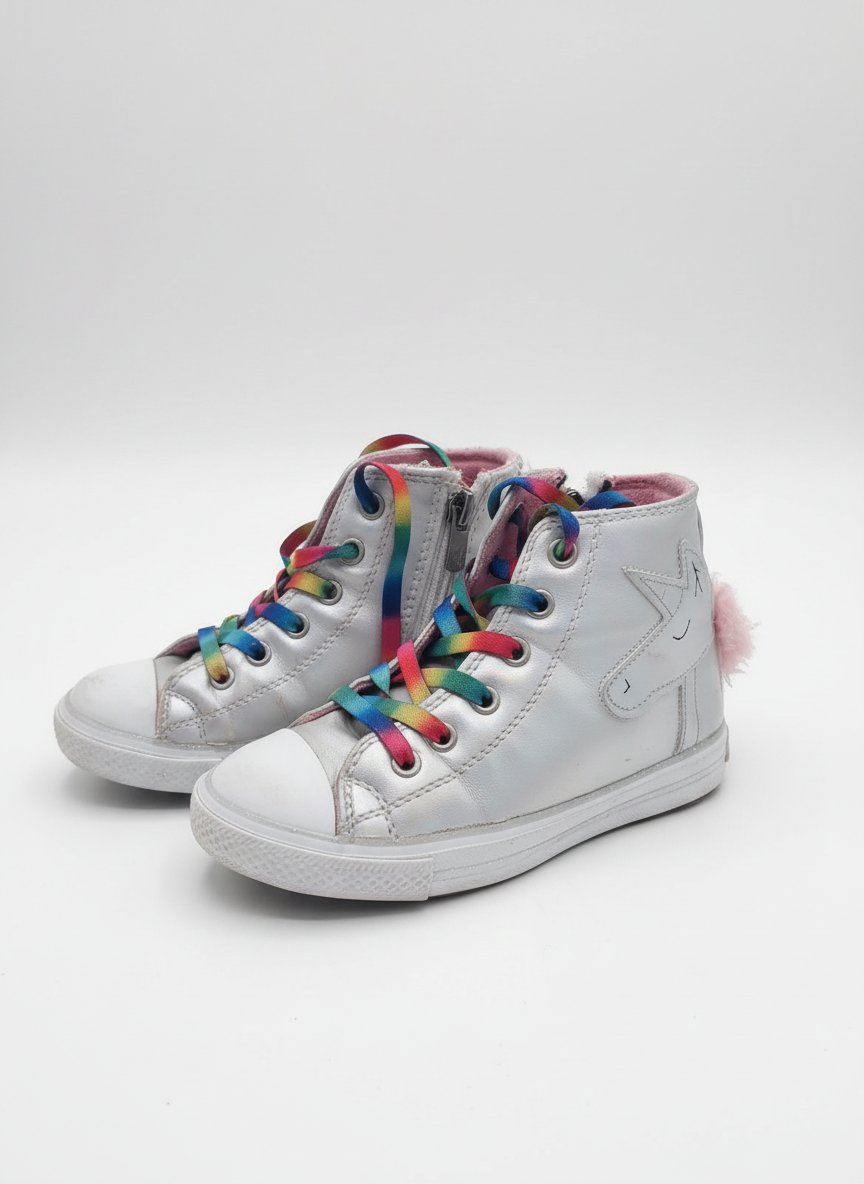  Baskets pour enfants, grises avec lacets arc-en-ciel. Taille 30, en très bon état, fermeture éclair sur le côté. Parfaites pour les petites filles