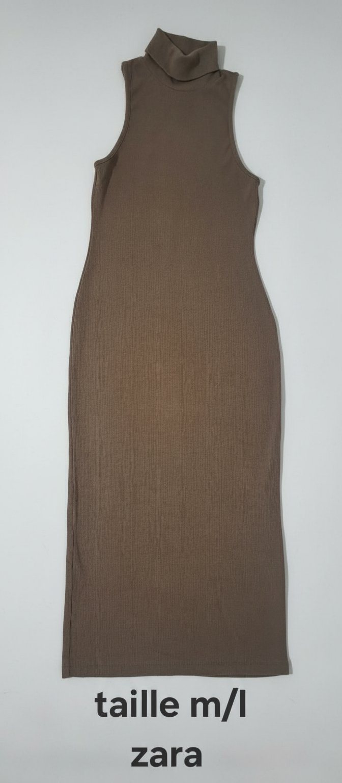 Robe ajustée zara avec col sans manches 