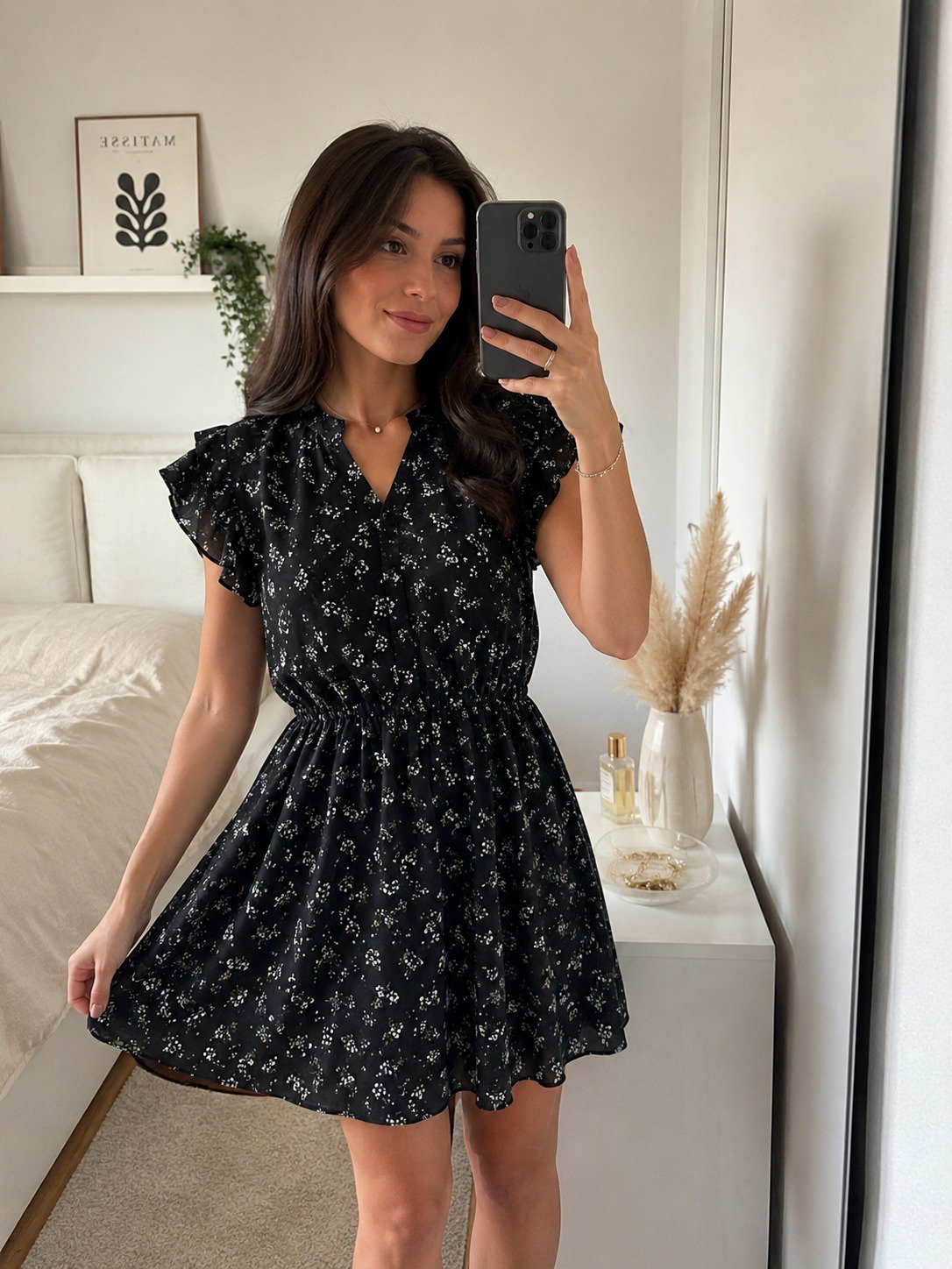 Robe noire fleurie