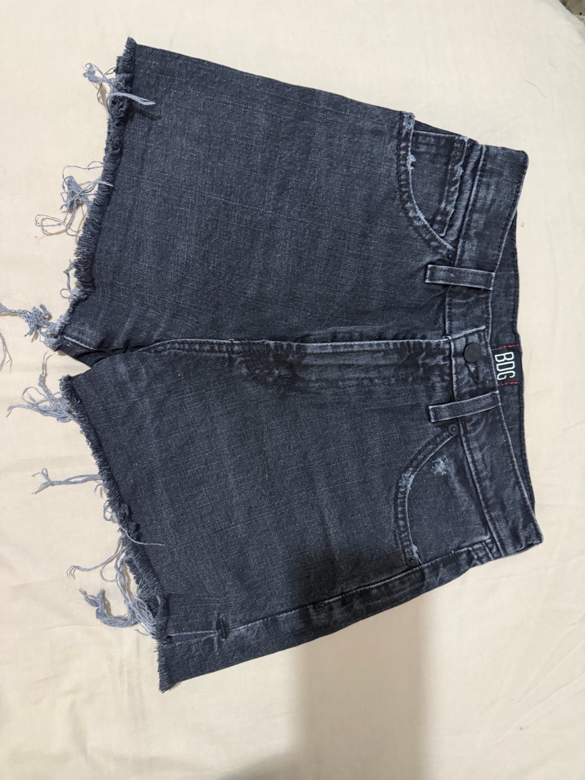 Short jean noir