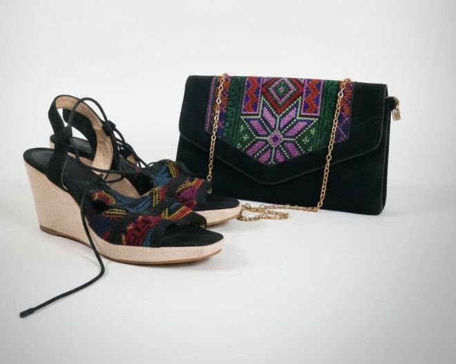 Pochette et sandelle pointure 38 en très bon très chic 💥