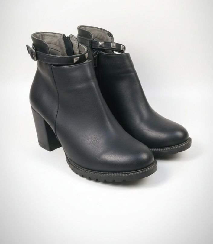 Bottines cuir pointure 40 en très bon état bottines pointure 40 en très bon état 