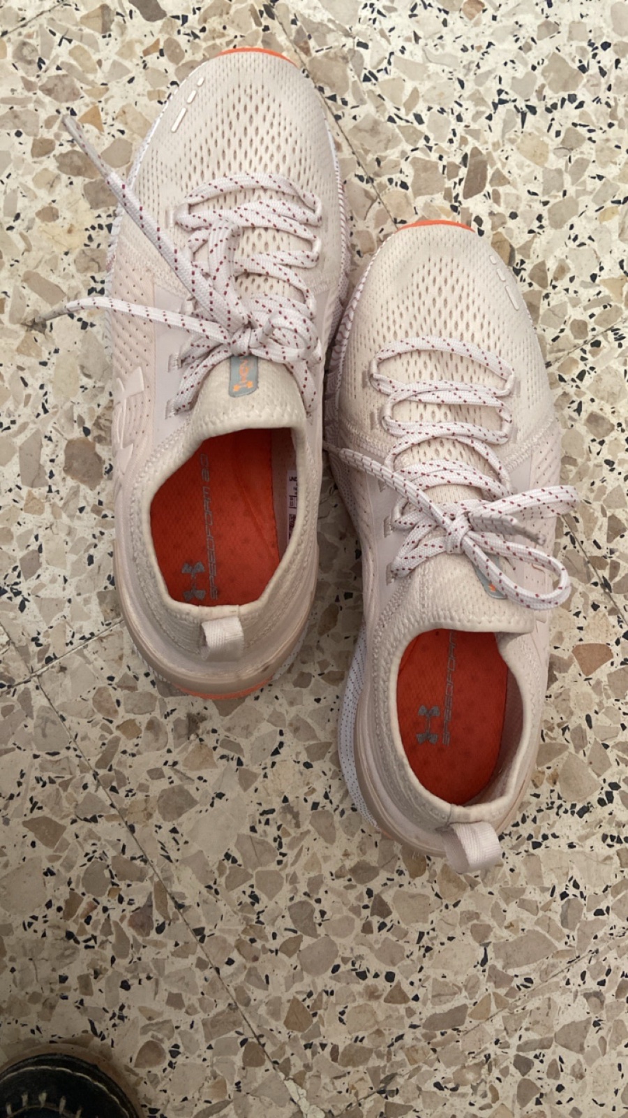 Basket Under Armour HOVR originale – très bon état