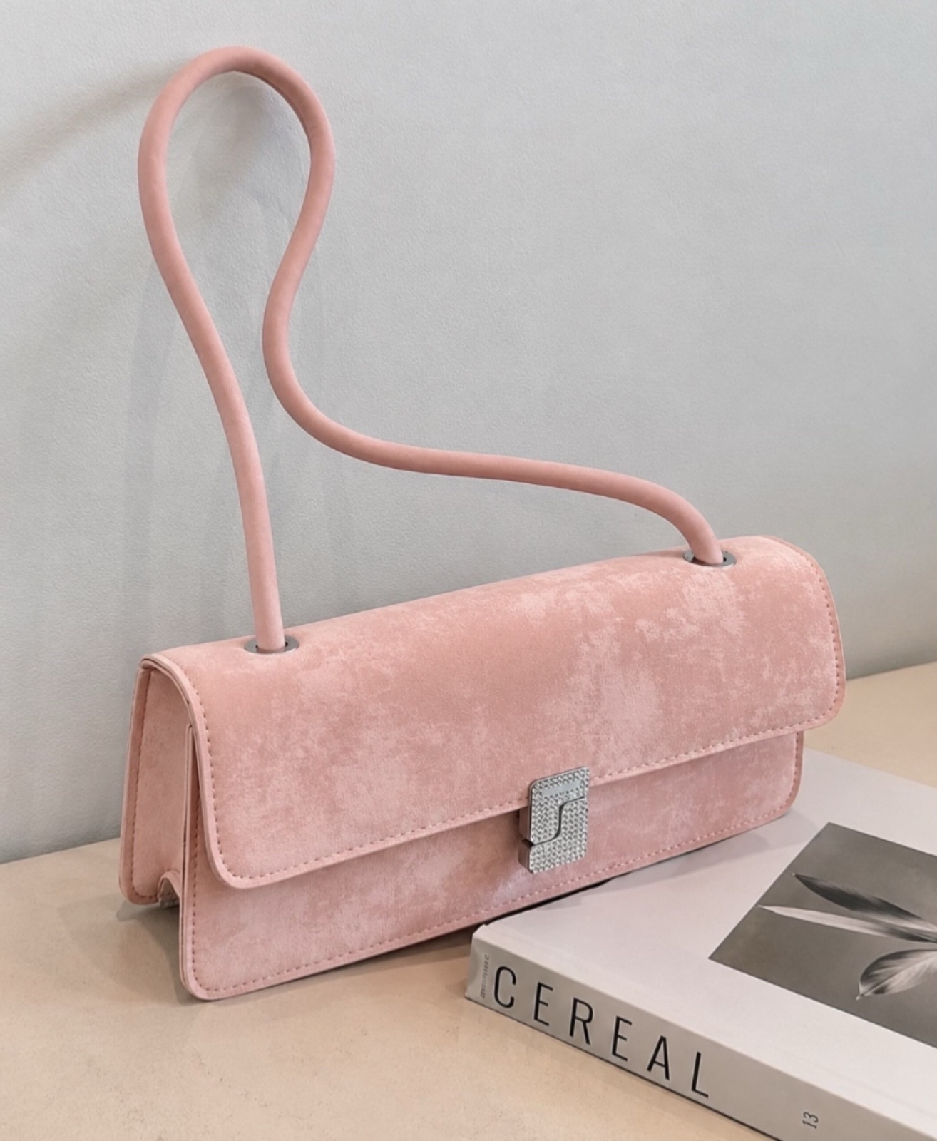 Sac à main rose detail en argent 