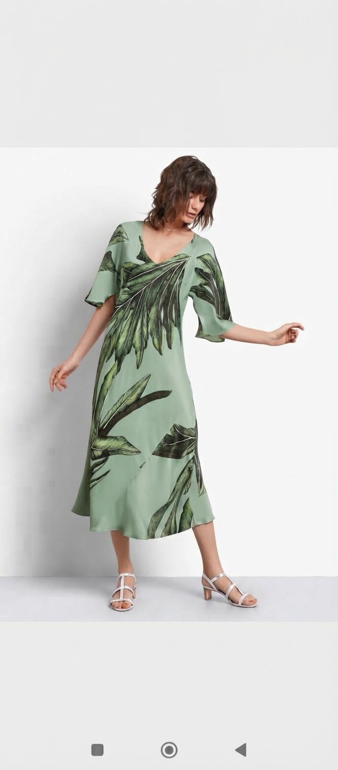 Robe d’été HUSH (Marque Britannique) – Style Minimaliste Chic 🌿