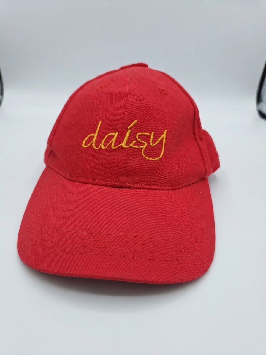 Casquette rouge brodée "daisy" – Style streetwear et casual