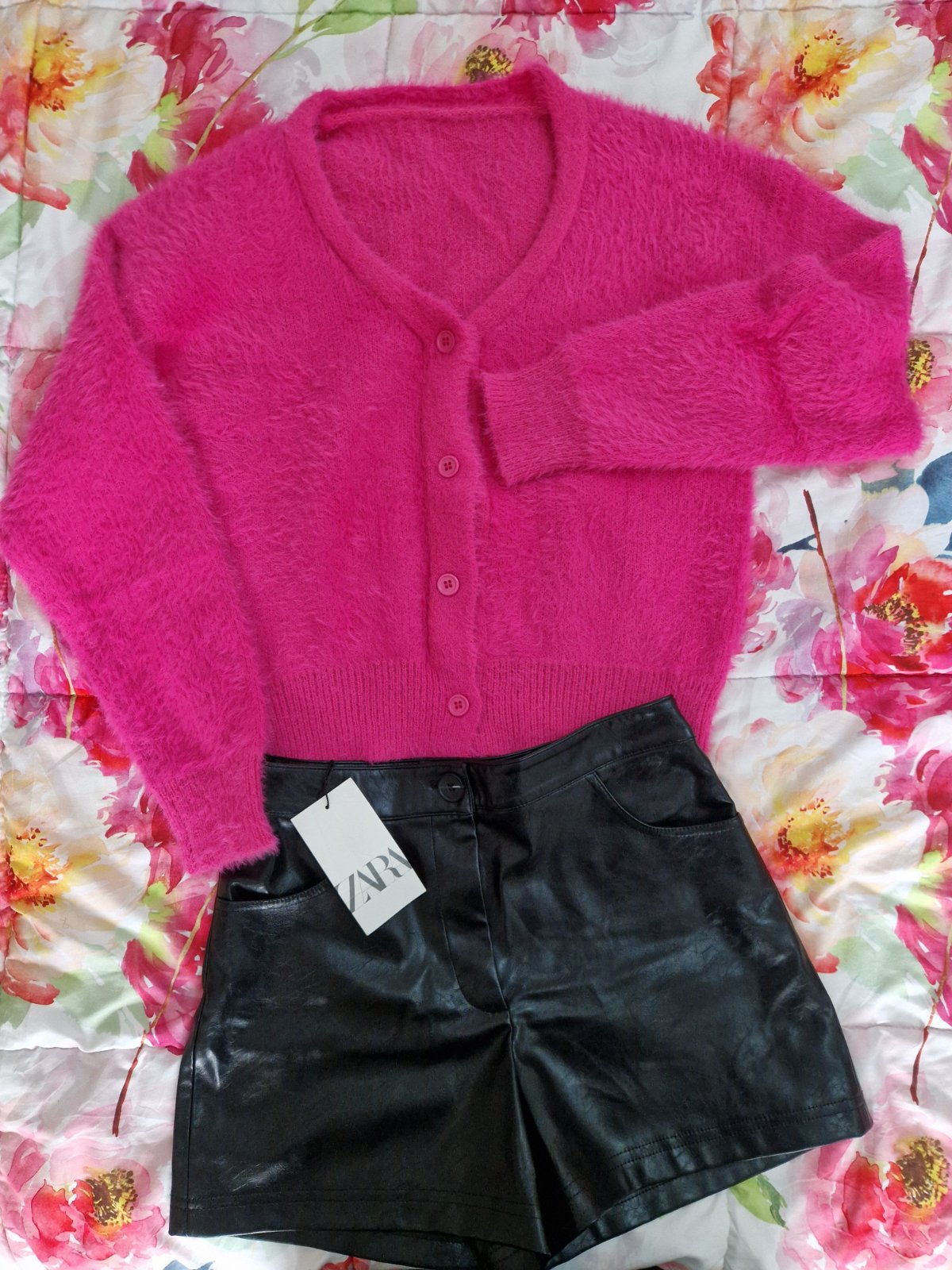 Lot taille S : cardigan Shein taille S et short Zara noir neuf. 🛍️✨ #lot #cardigan #short 