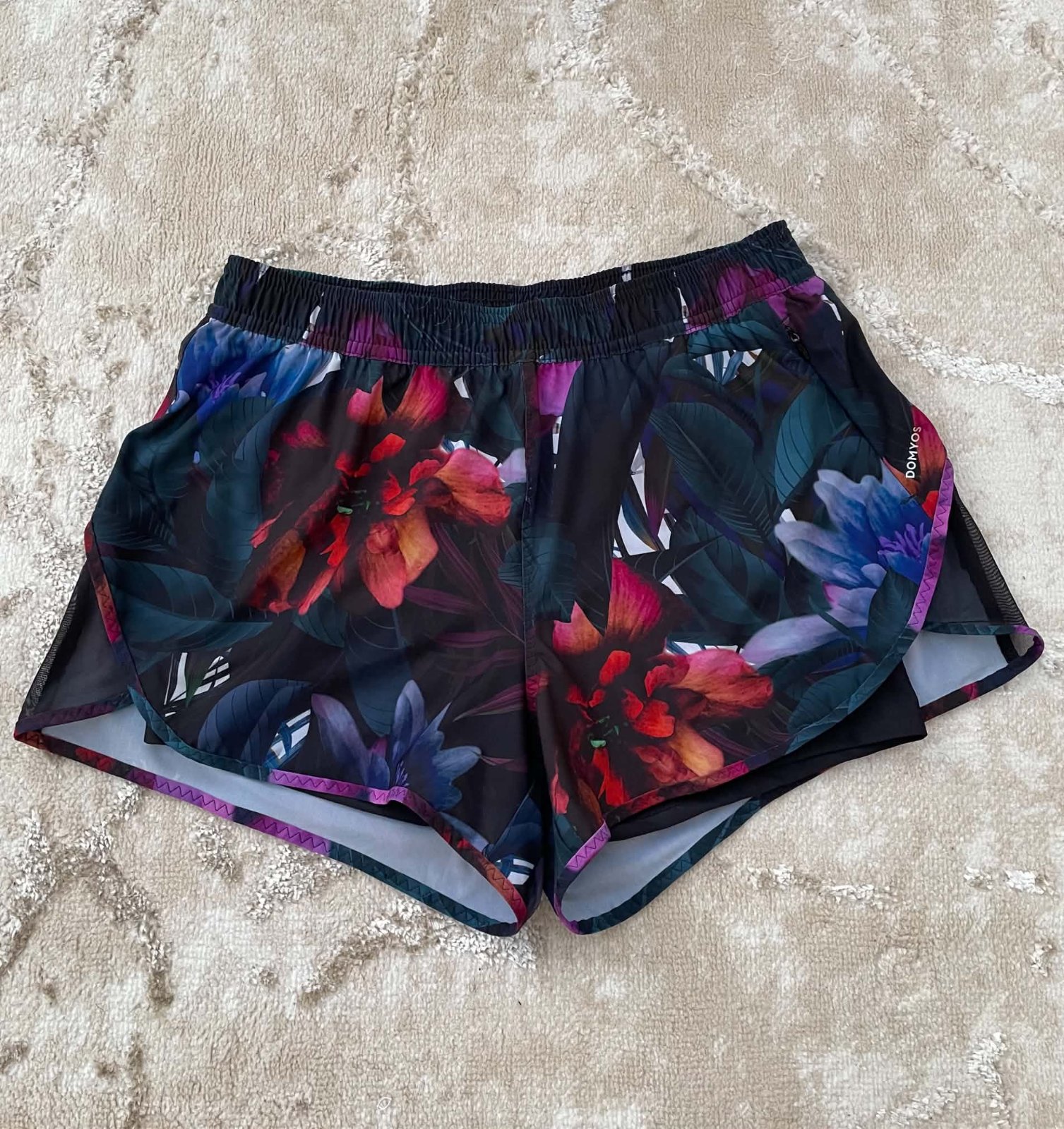 Short femme fleuri — style & confort au quotidien