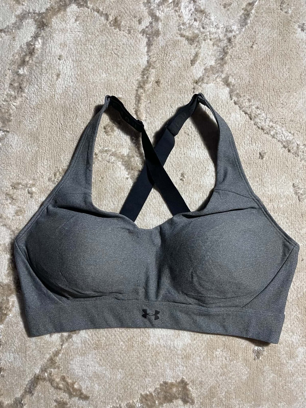 UNDER ARMOUR — SPORT BRA FEMME