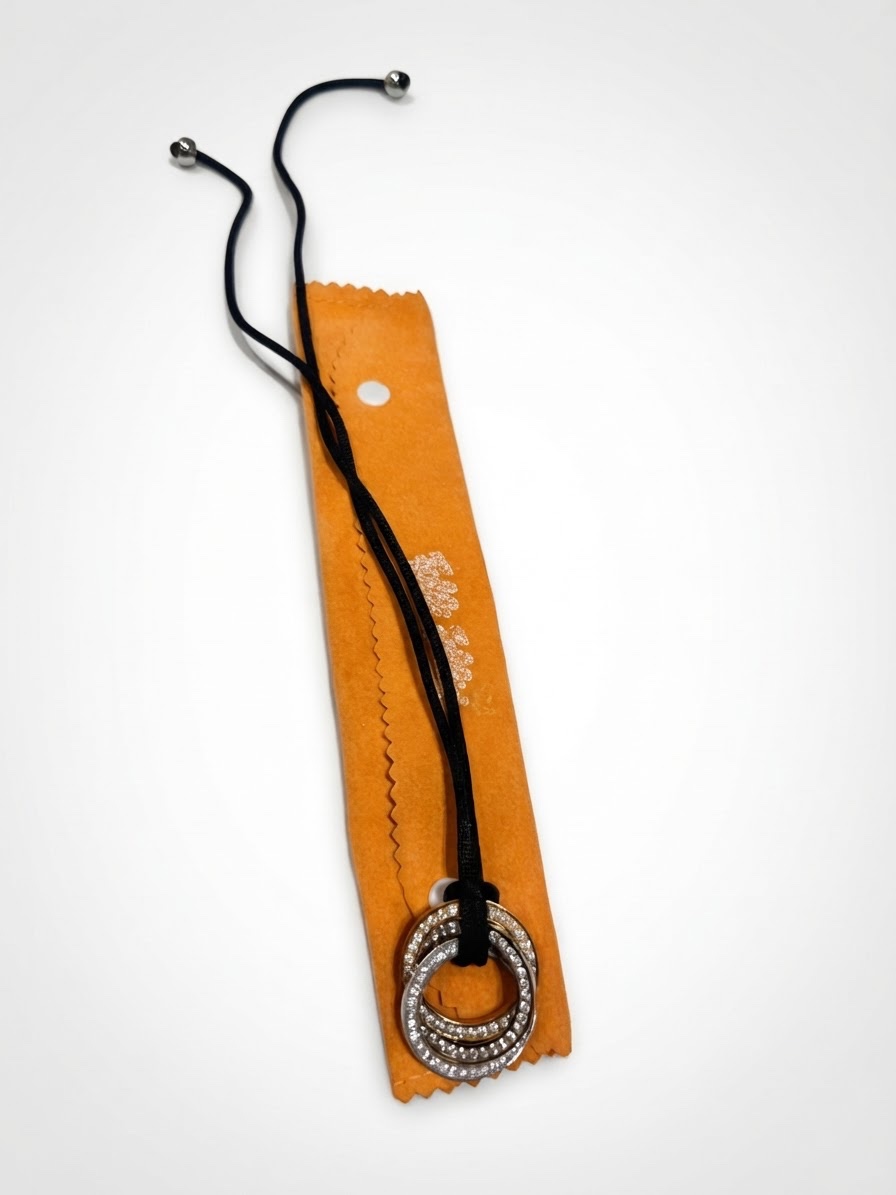 Collier strass avec cordon 