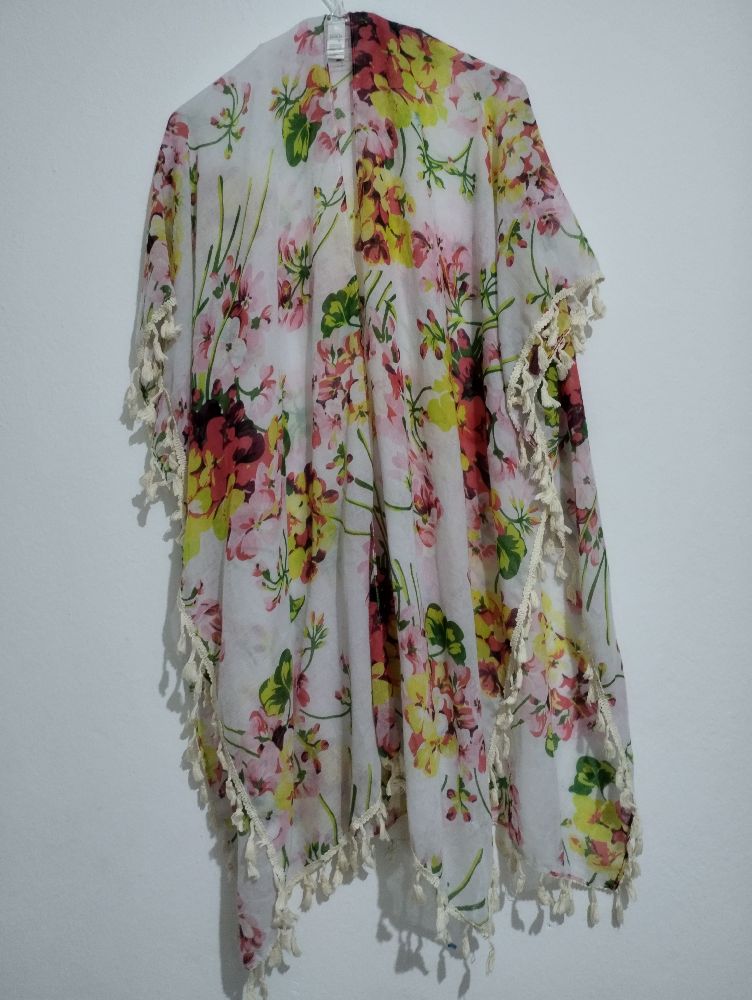 Sublime Poncho fleurie 