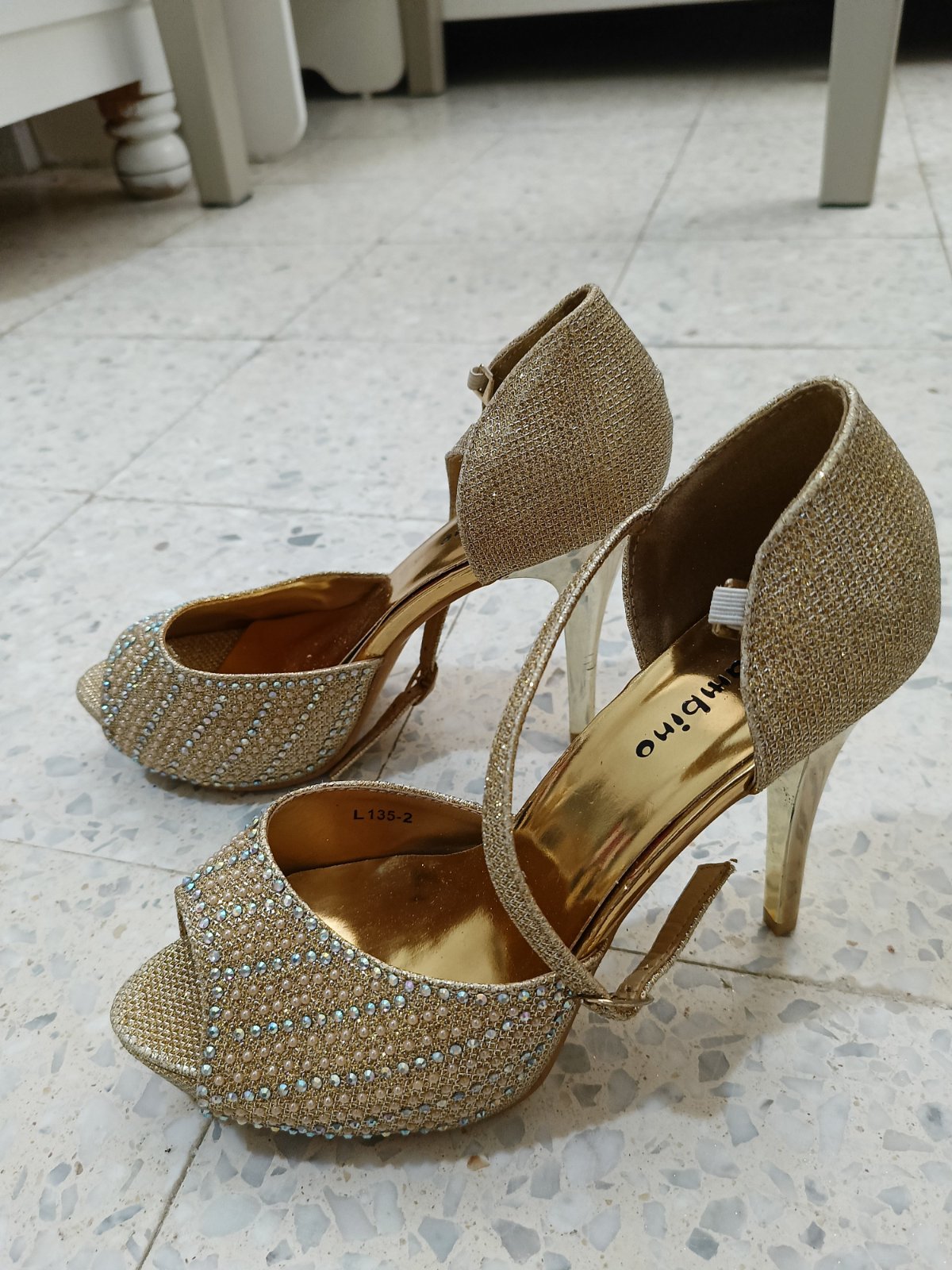 Talon doré taille 39