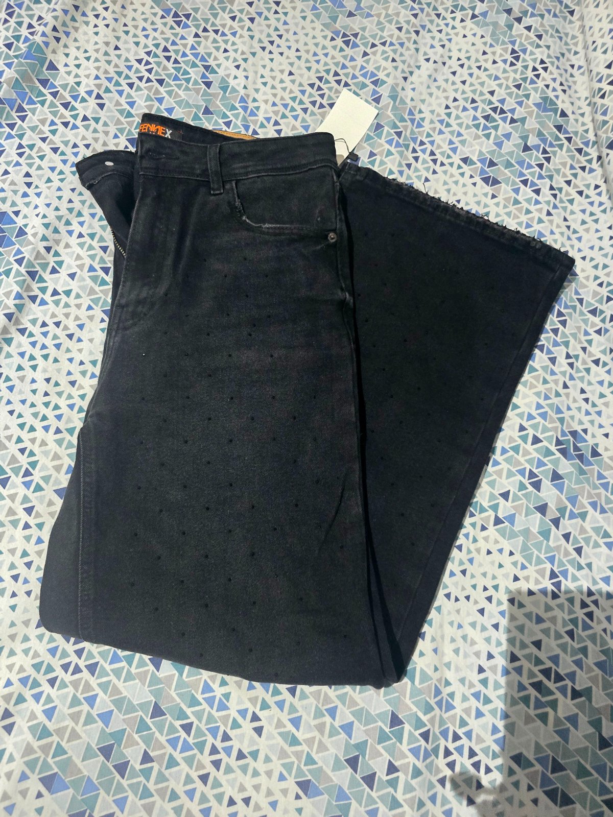 Pantalon avec strasses 