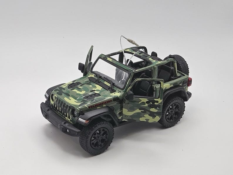  voiture moulée sous pression édition camouflage verte 