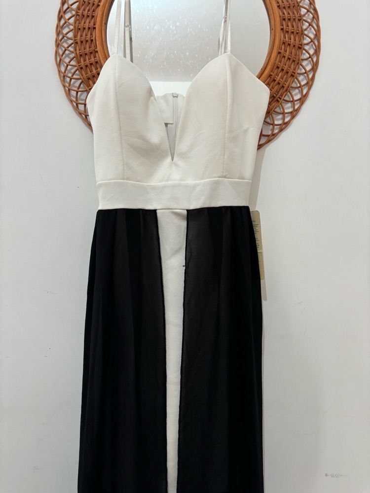 Robe habillée avec etiquette 