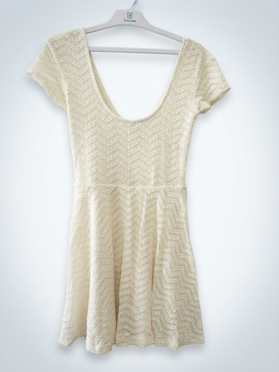 Robe blanc cassé courte
