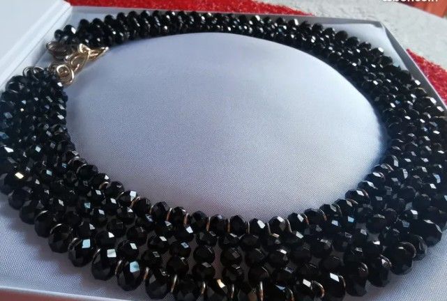 Collier cristal noir 