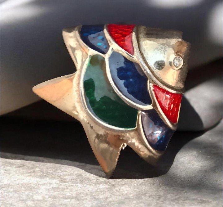 Broche émaillée très chic 🌊🐟🐠