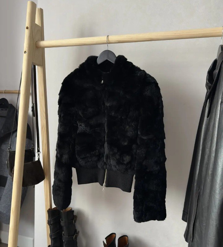 Manteau fourrure noir porté une seule fois 