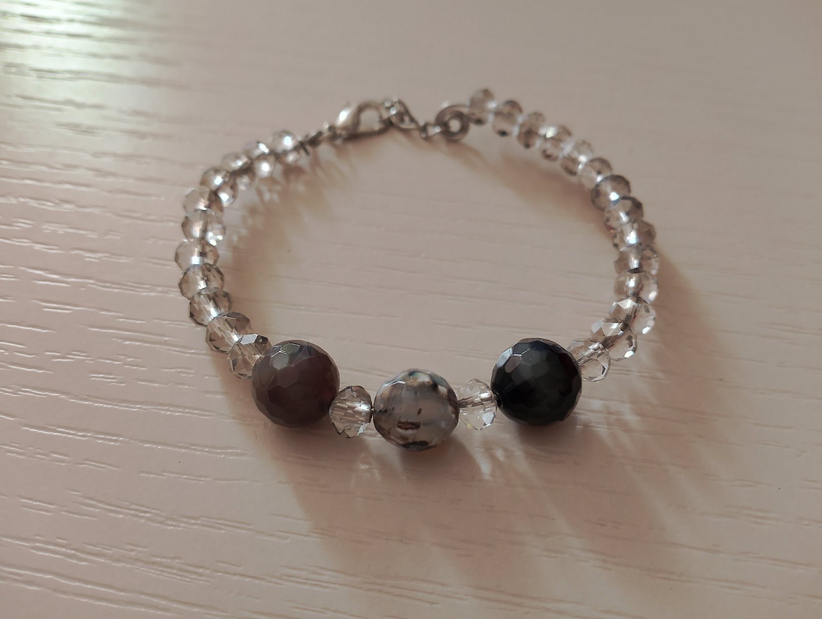 Bracelet en cristaux et pierres 
