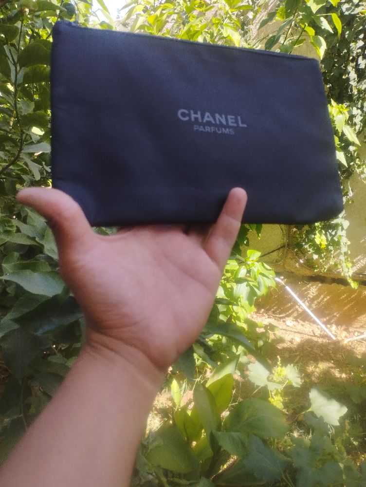 Trousse Chanel en promo 50 dinars 