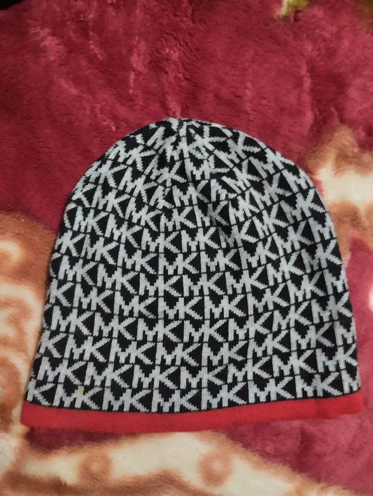 Bonnet Michael Kors en promo 20 dinars 