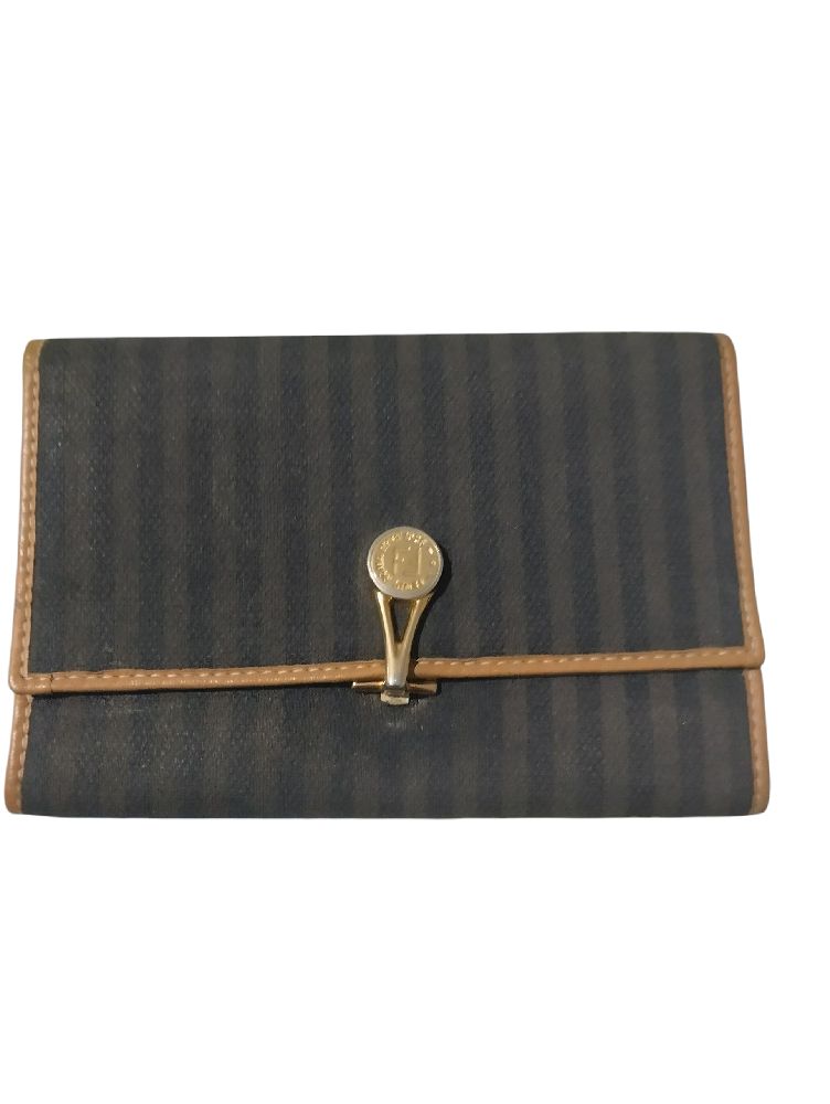 Portefeuille fendi en promo 100 dinars 