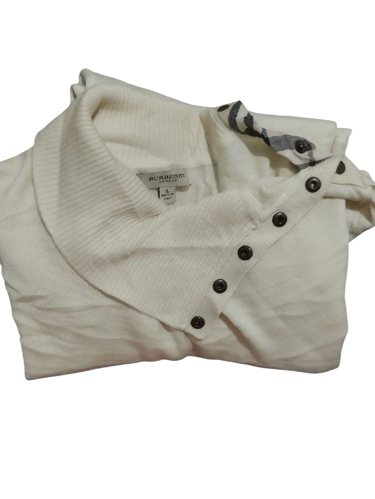 Pull Burberry en promo 100 dinars 