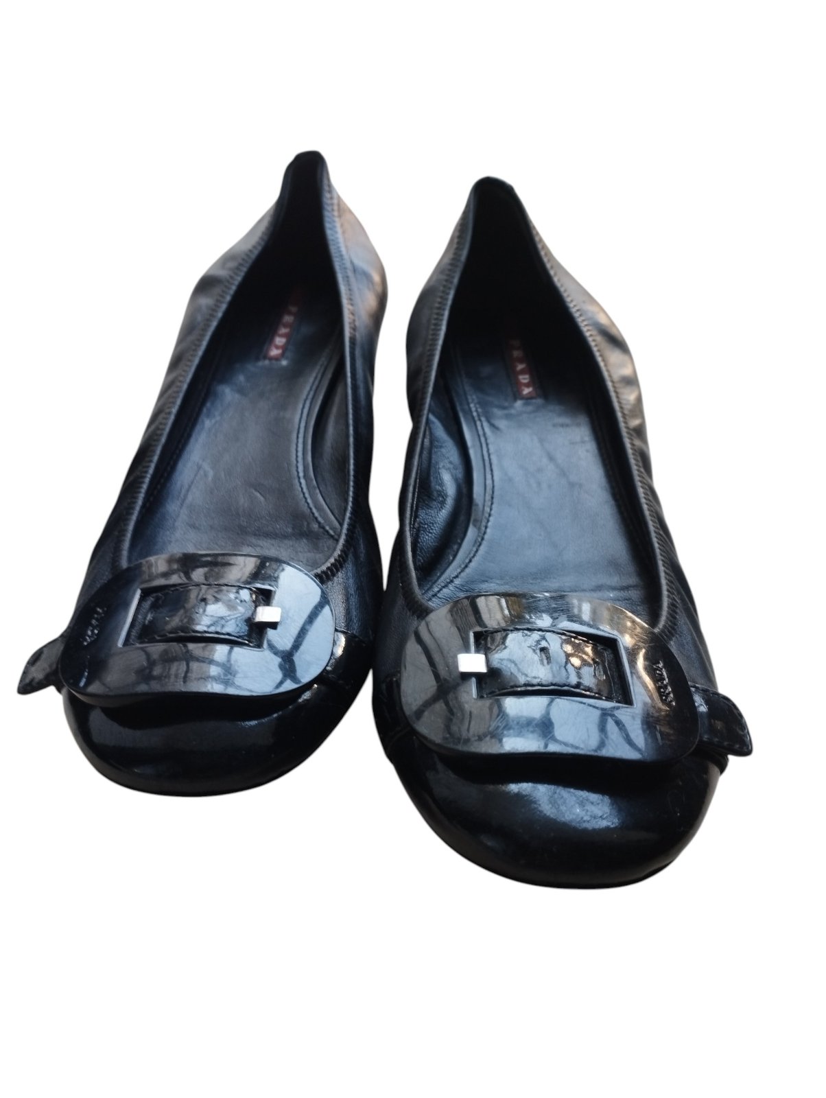 Deux chaussures Prada 