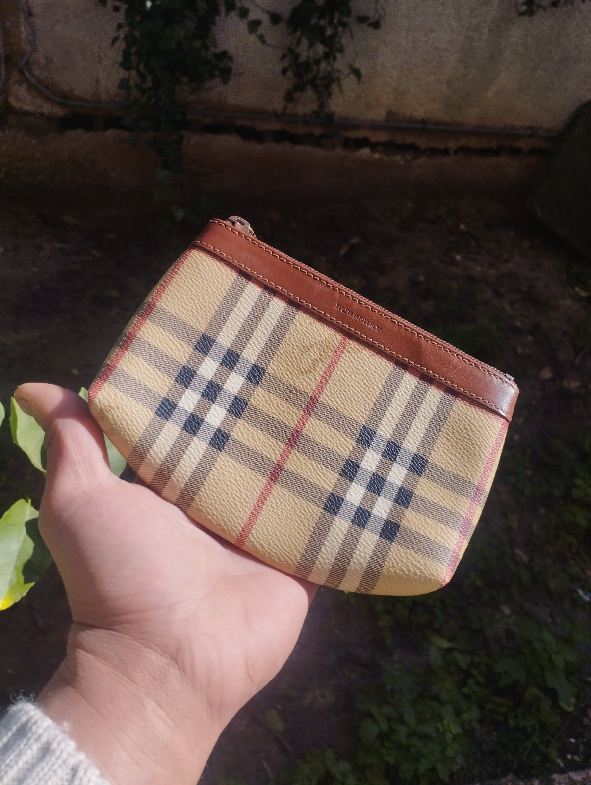 Portefeuille Burberry en promo 50 dinars 