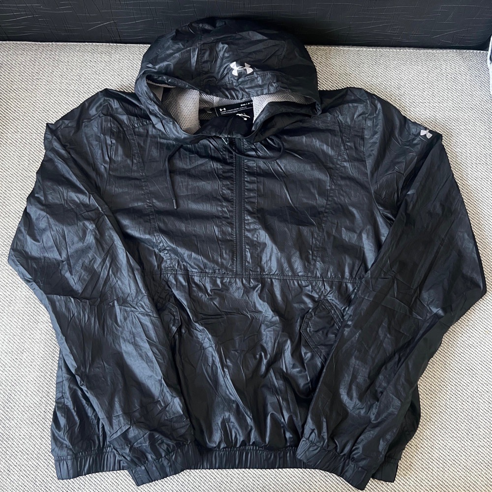 Under Armour Womens Pull Over 1/2 Zip Cropted 