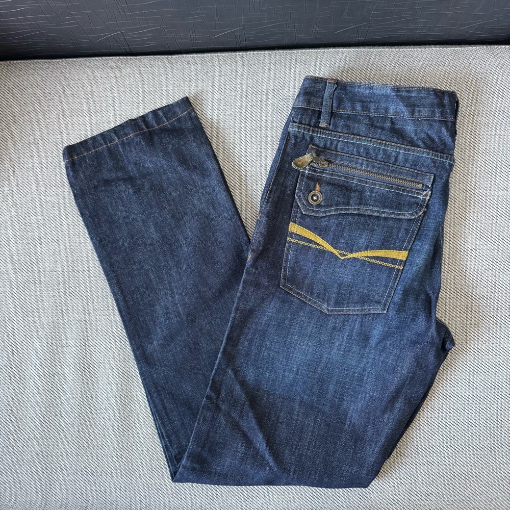  Dark blue denim jeans 
