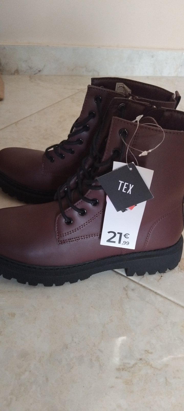 Bottes rouges bordeaux 