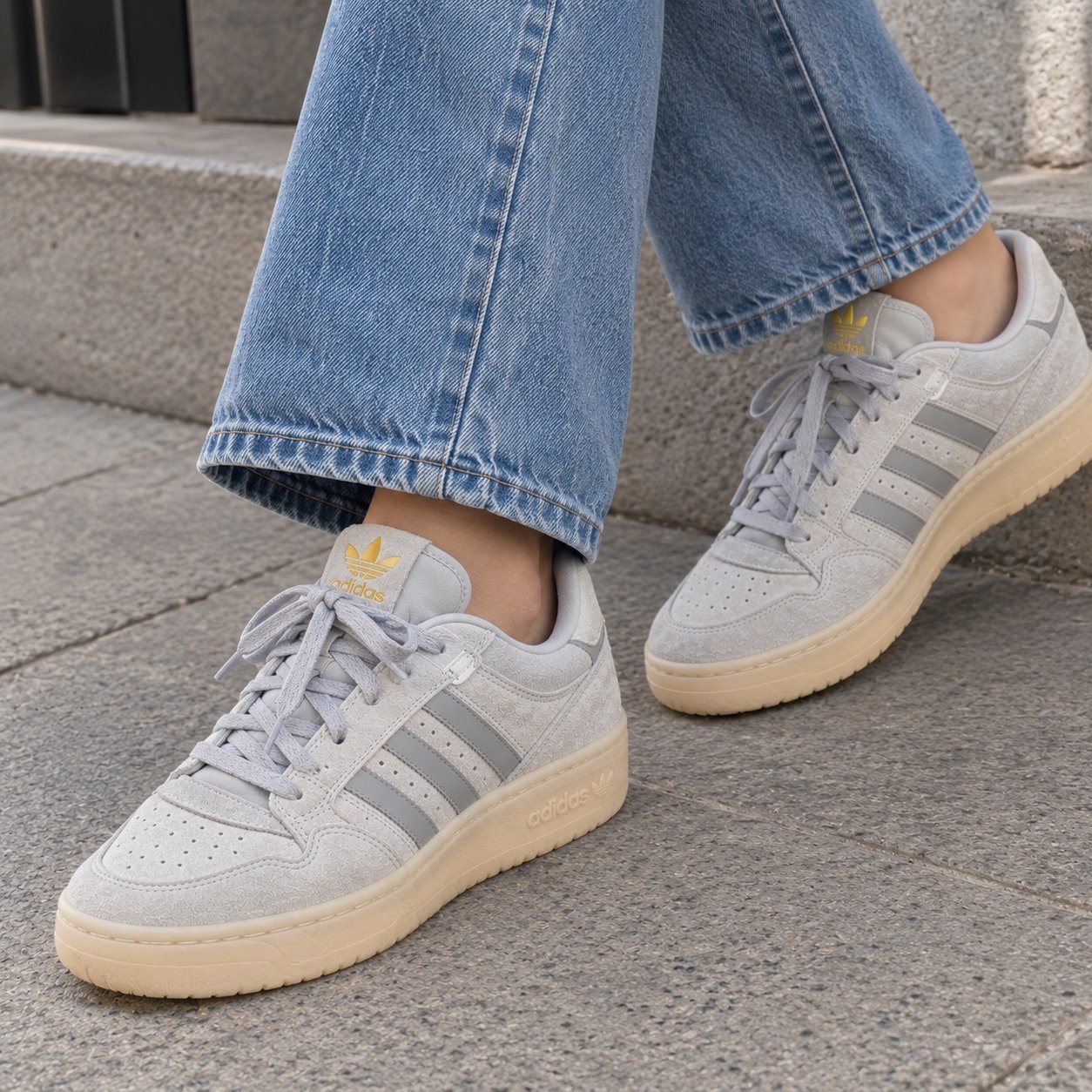 Adidas d'origine Gris comme Neuf unisexe