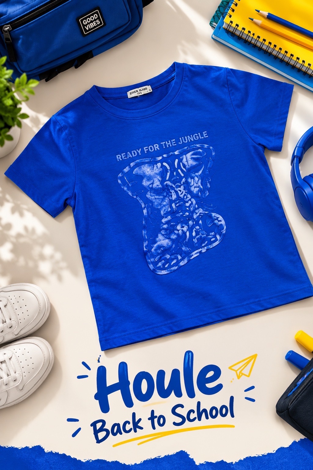 Un pule bleu de la marque Hurma . 