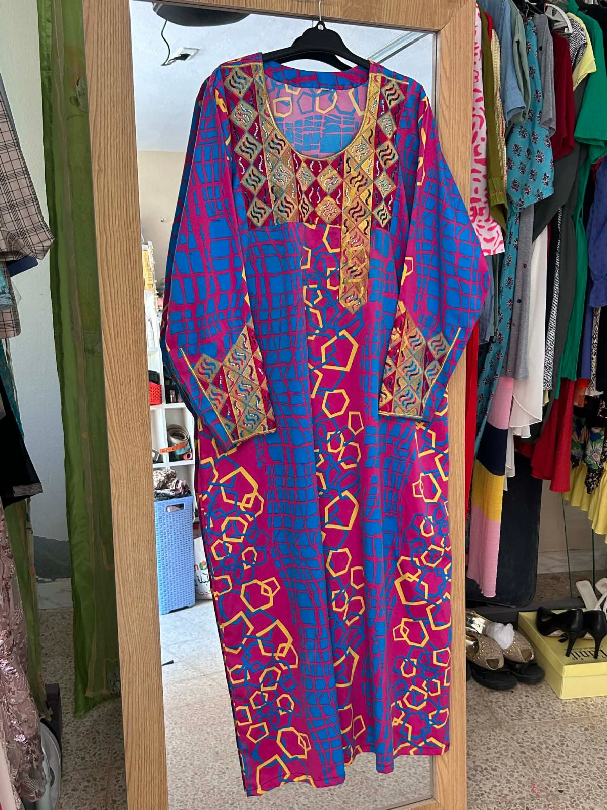 Robe brodée