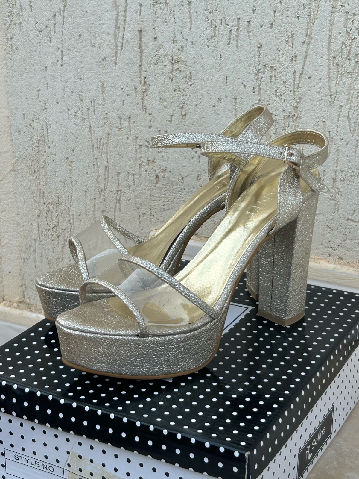 Talons doré