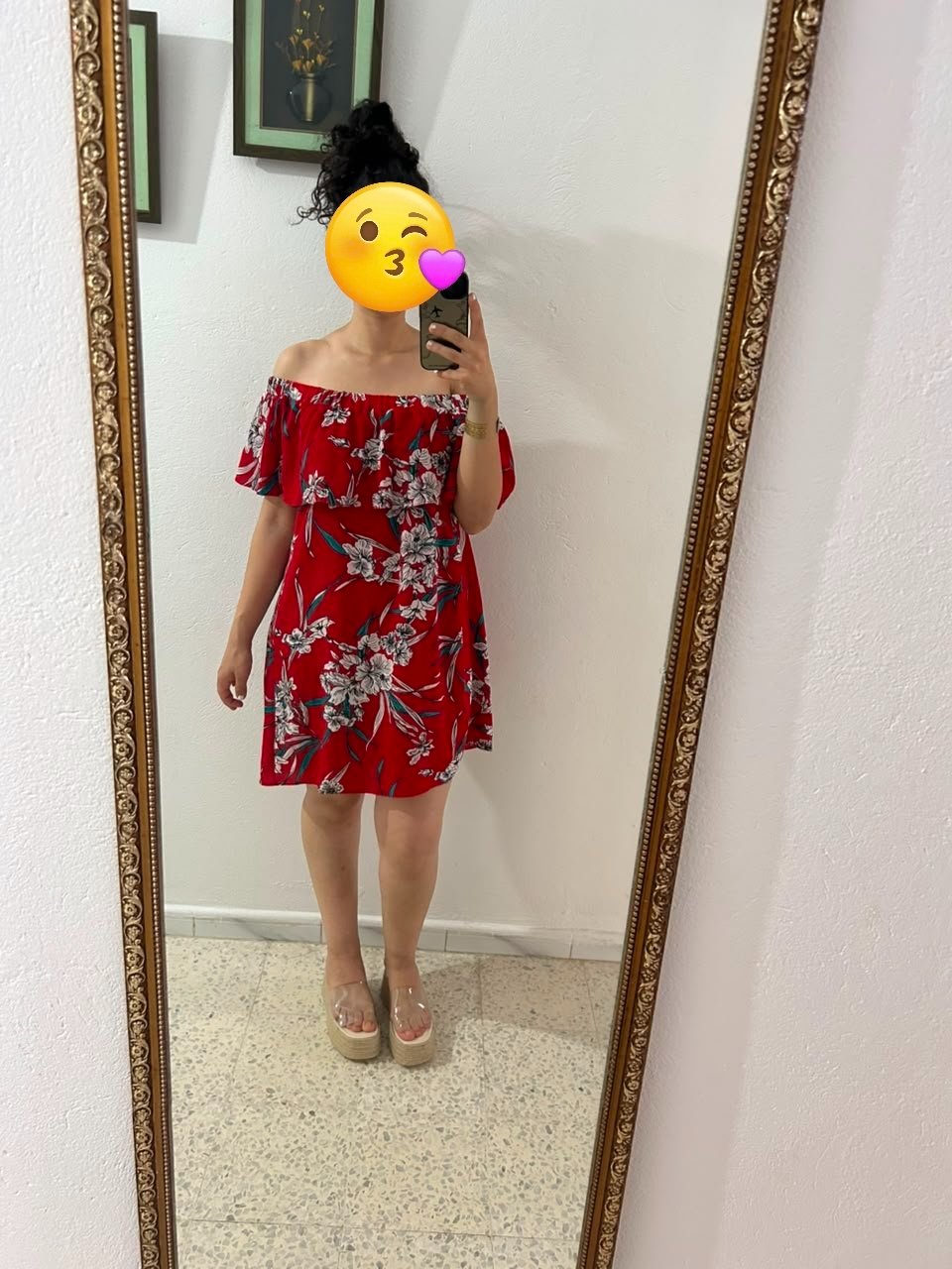 Jolie robe rouge presque neuf 